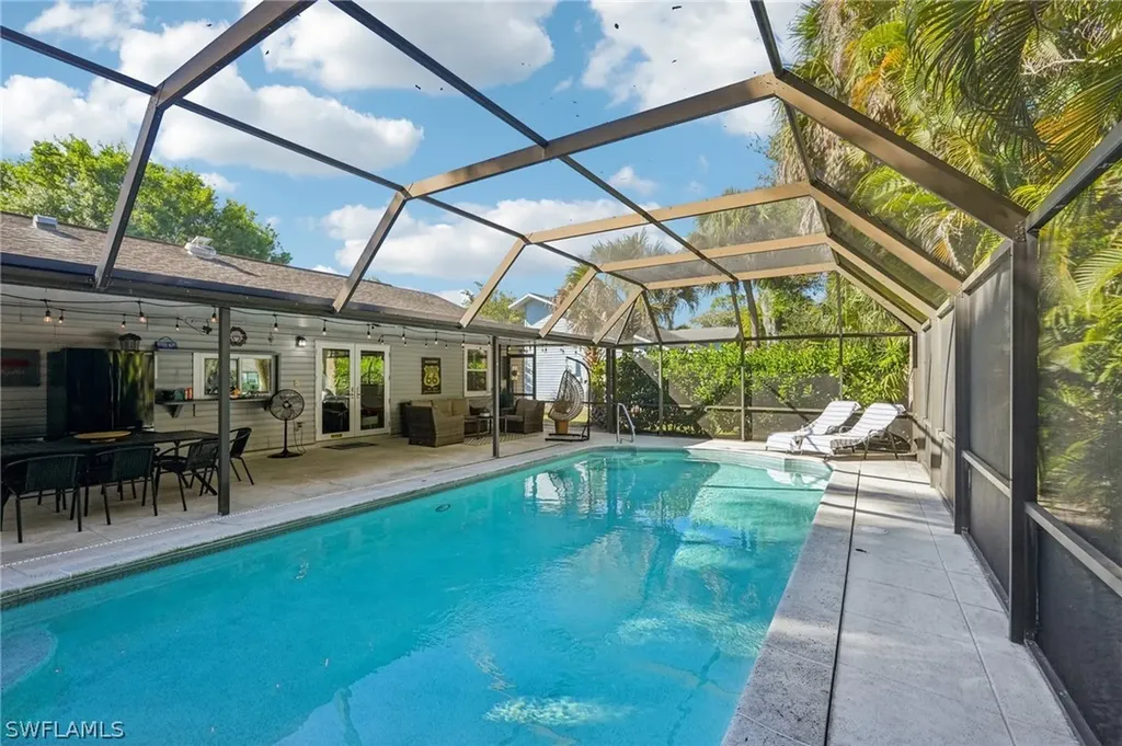 4439 Rosea Court Naples FL 34104