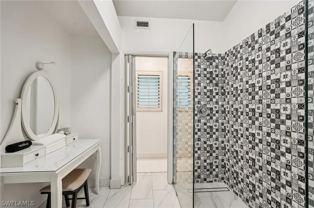 4439 Rosea Court Naples FL 34104