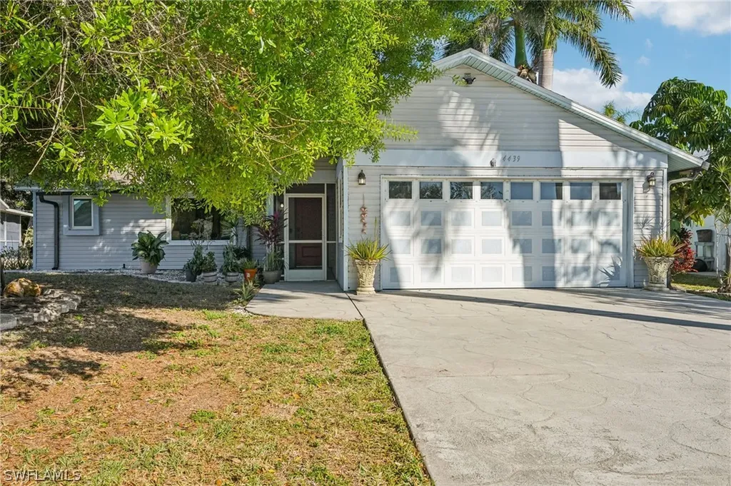 4439 Rosea Court Naples FL 34104