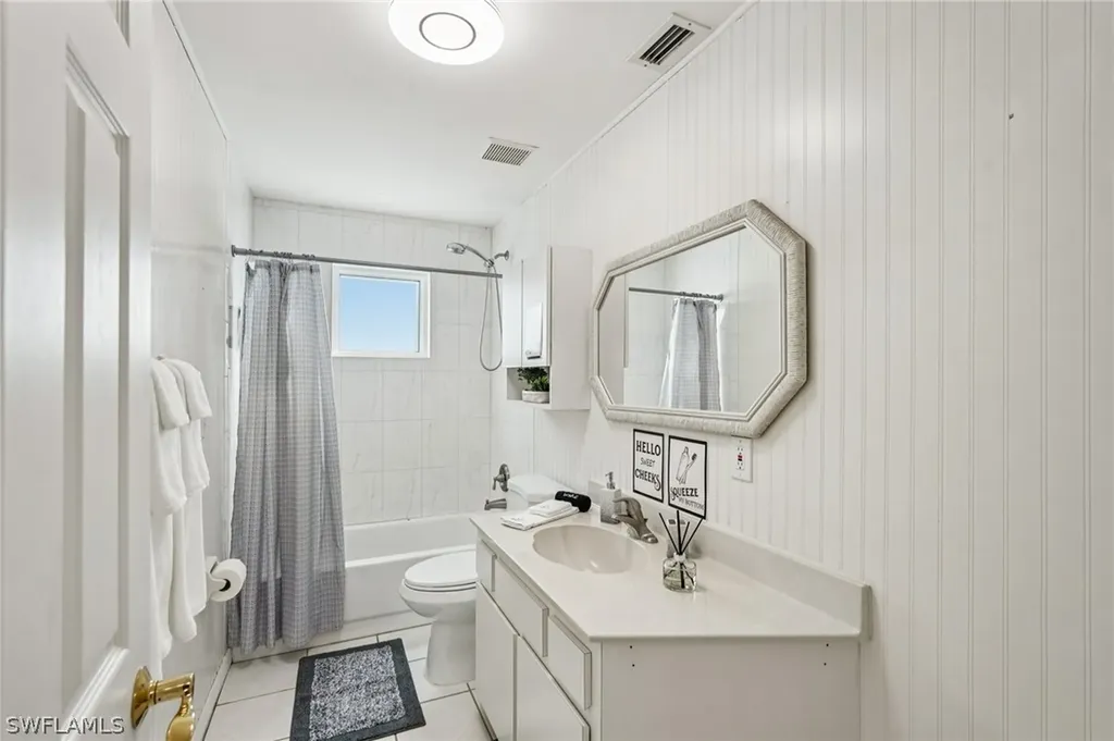 4439 Rosea Court Naples FL 34104