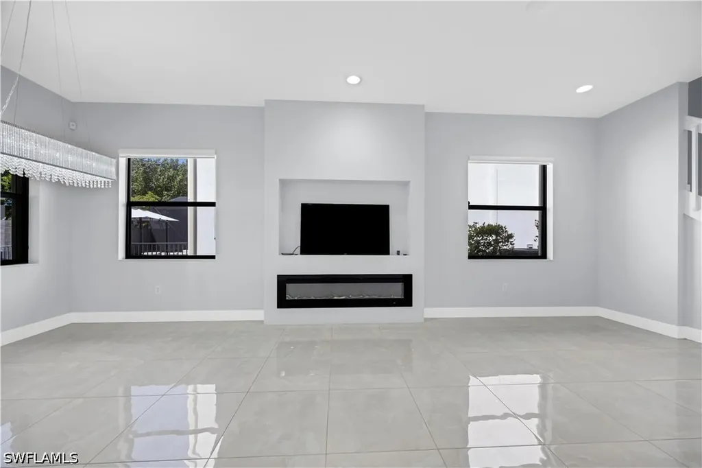 9045 Madrid Circle Naples FL 34104