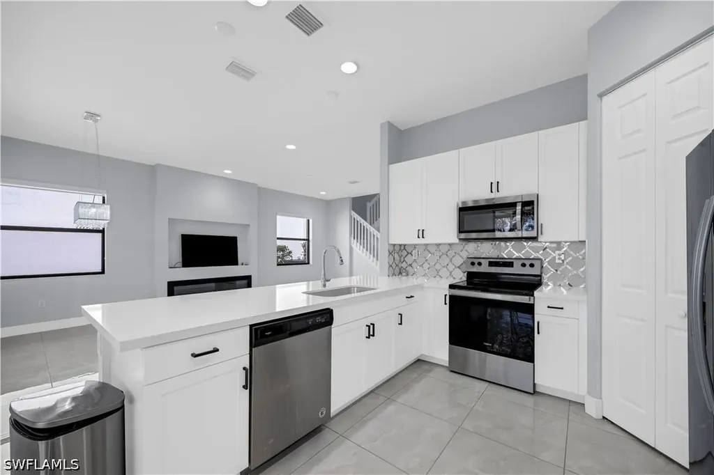 9045 Madrid Circle Naples FL 34104