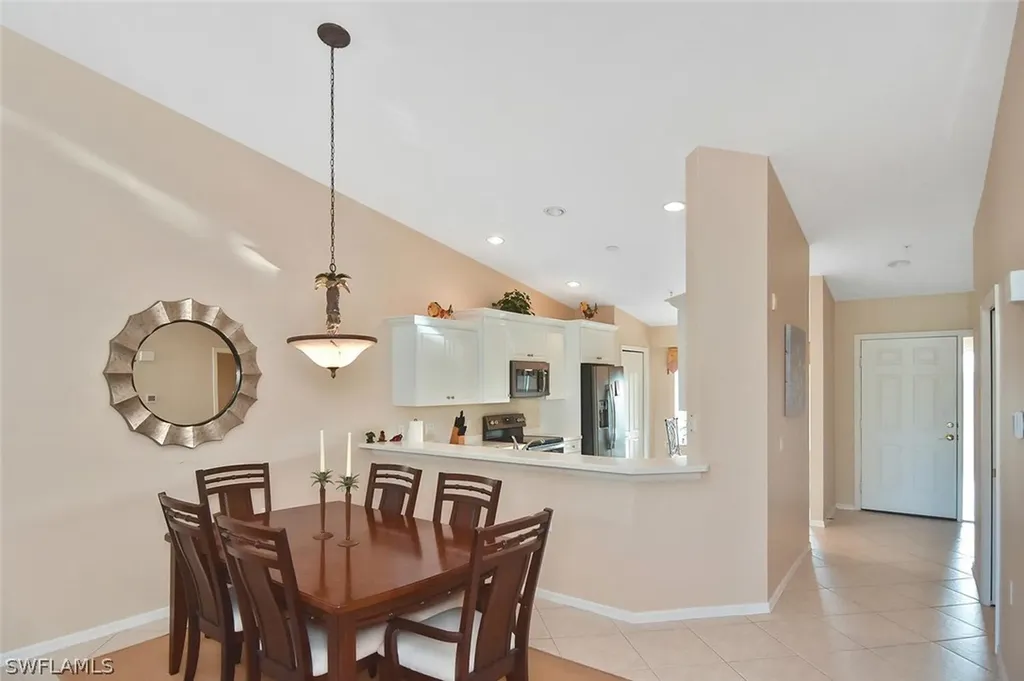 3870 Sawgrass Way Naples FL 34112