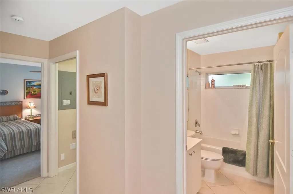 3870 Sawgrass Way Naples FL 34112