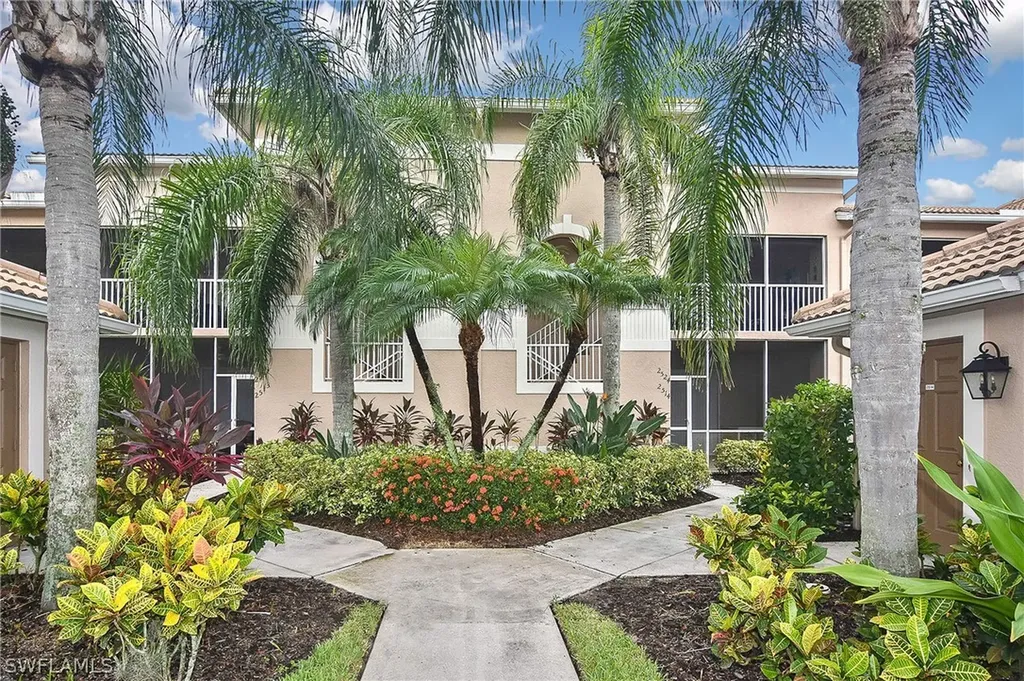 3870 Sawgrass Way Naples FL 34112