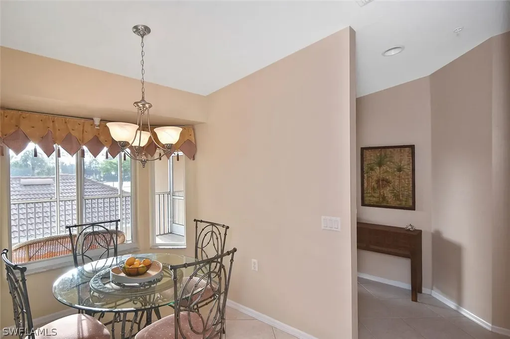 3870 Sawgrass Way Naples FL 34112