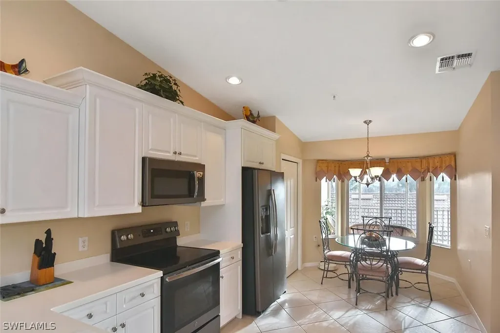 3870 Sawgrass Way Naples FL 34112