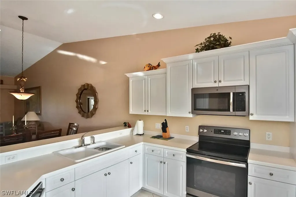 3870 Sawgrass Way Naples FL 34112