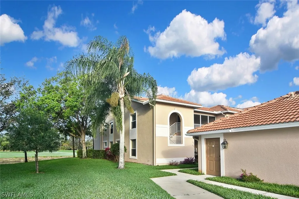 3870 Sawgrass Way Naples FL 34112
