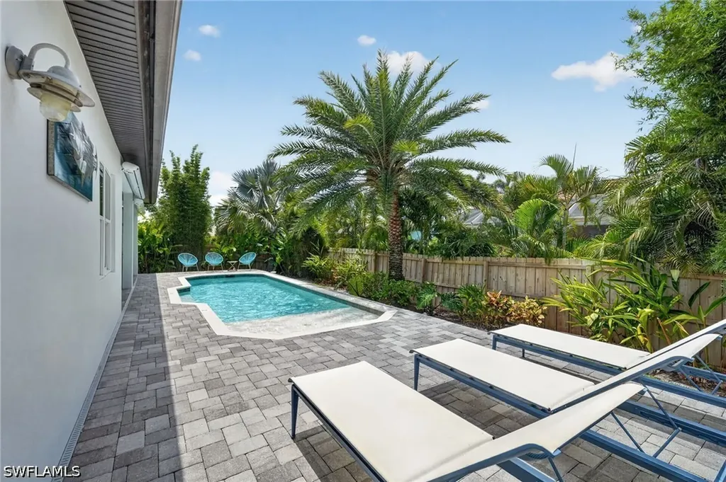 118 Bermuda Drive N Marco Island FL 34145