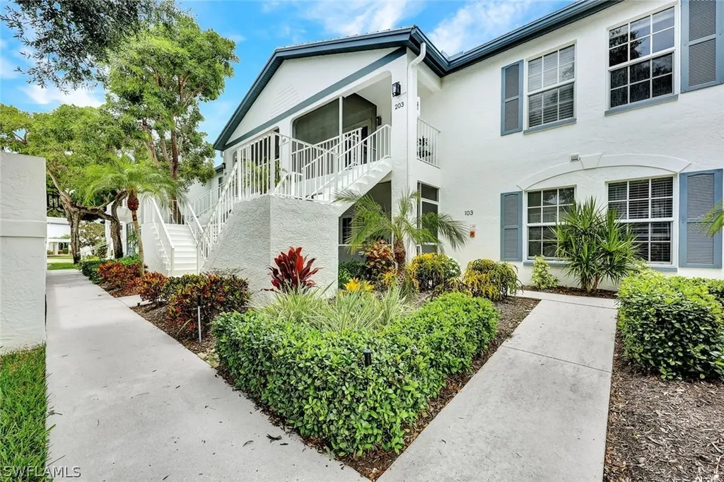 859 Tanbark Drive Naples FL 34108