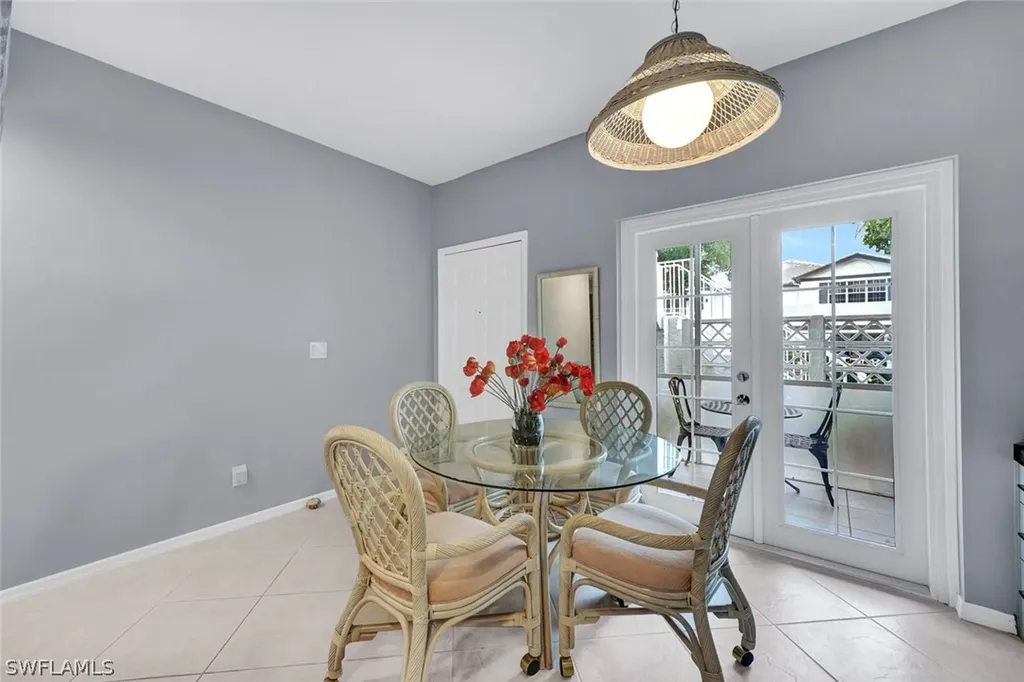 859 Tanbark Drive Naples FL 34108
