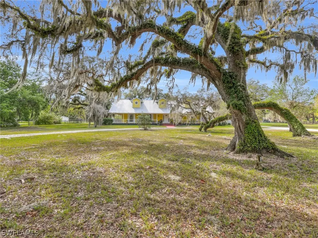 1712 Frontier Circle Labelle FL 33935