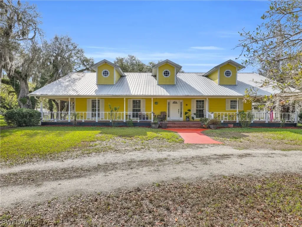 1712 Frontier Circle Labelle FL 33935