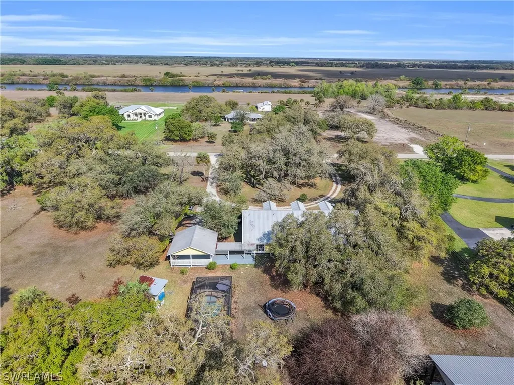 1712 Frontier Circle Labelle FL 33935