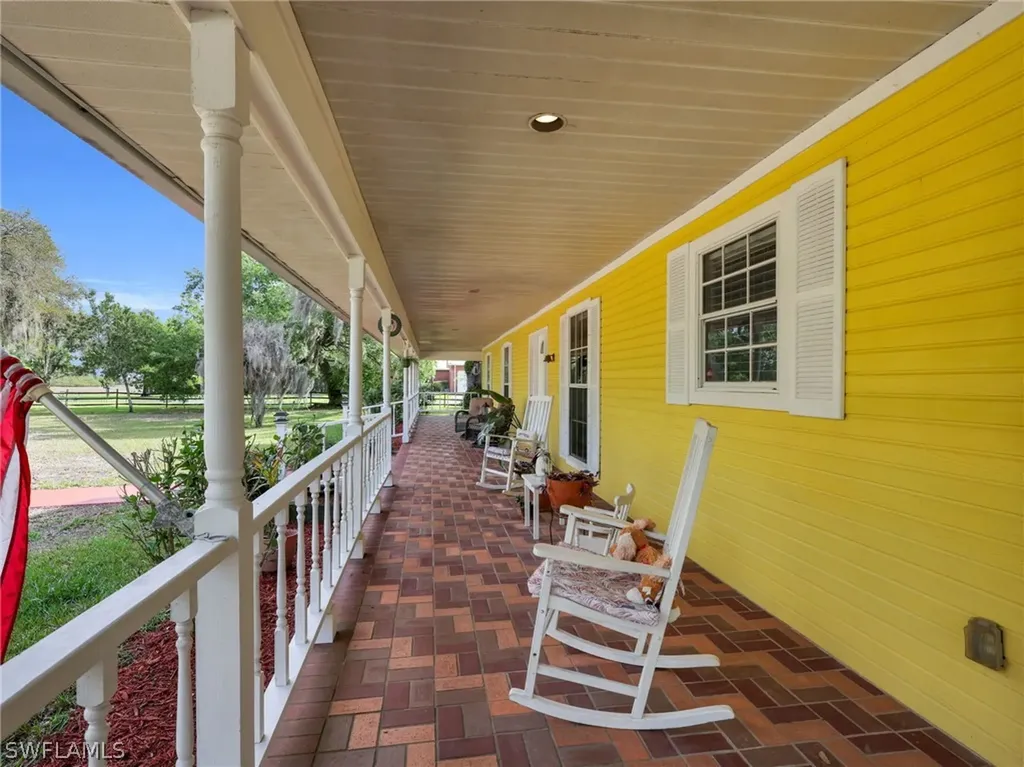 1712 Frontier Circle Labelle FL 33935