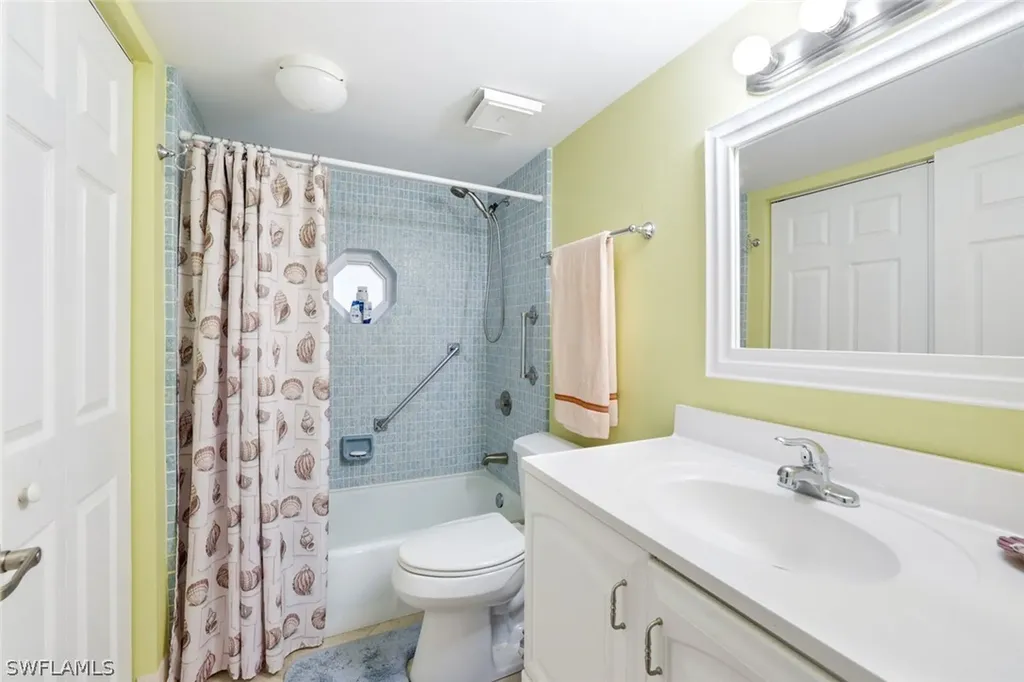 91 Glades Boulevard Naples FL 34112
