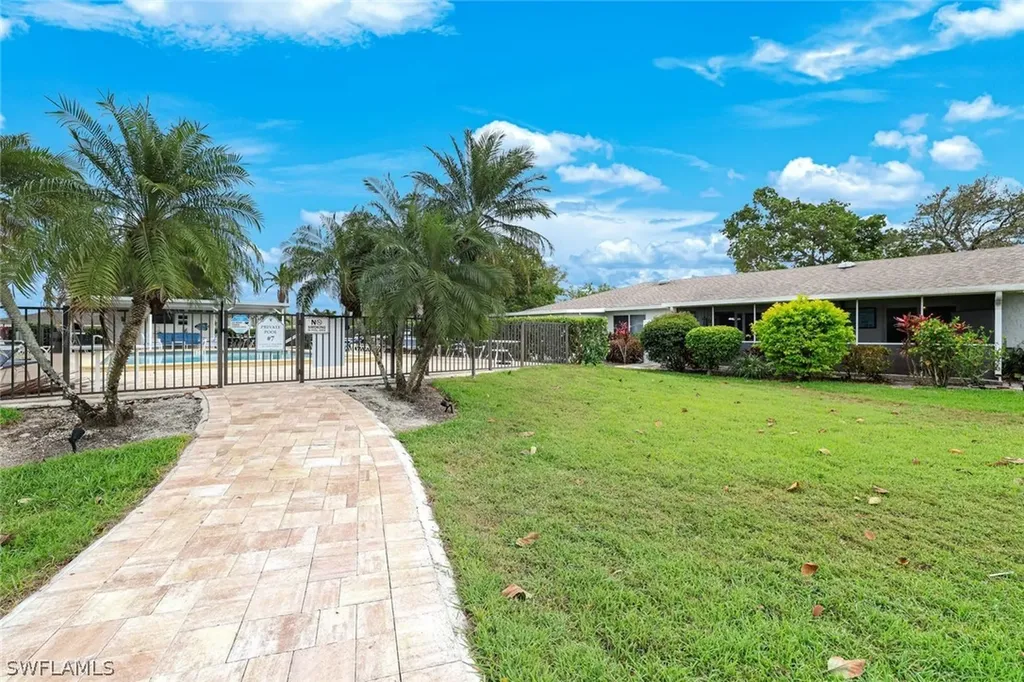 91 Glades Boulevard Naples FL 34112