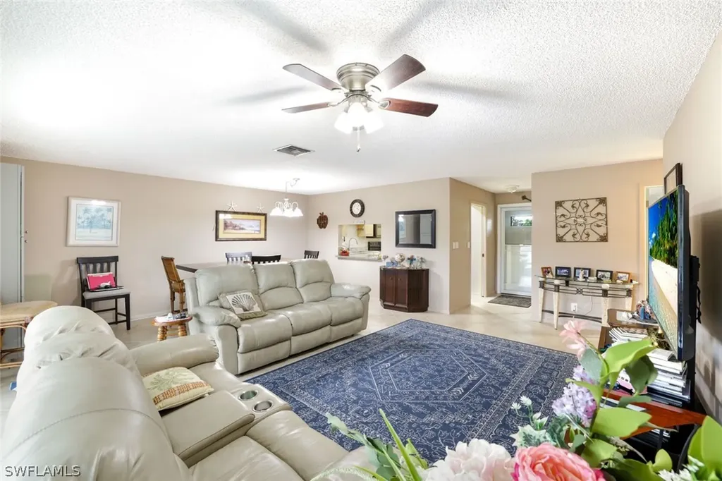 91 Glades Boulevard Naples FL 34112