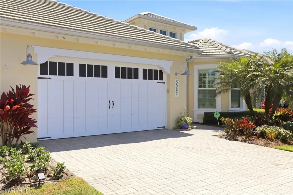 5962 Haiti Drive Naples FL 34113