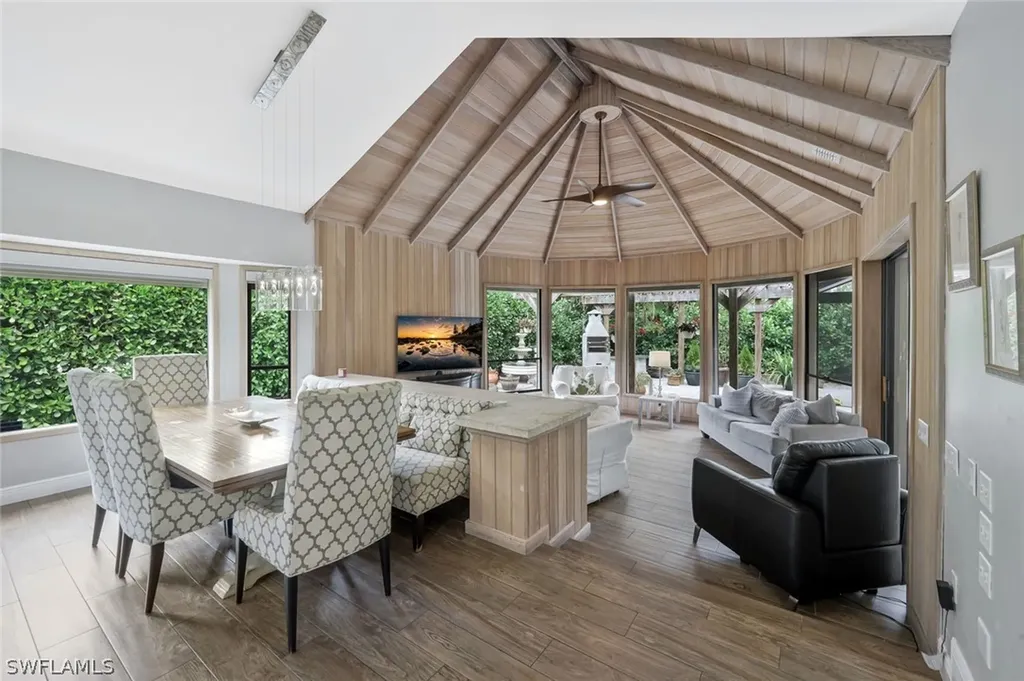 730 Bay Tree Court Naples FL 34108