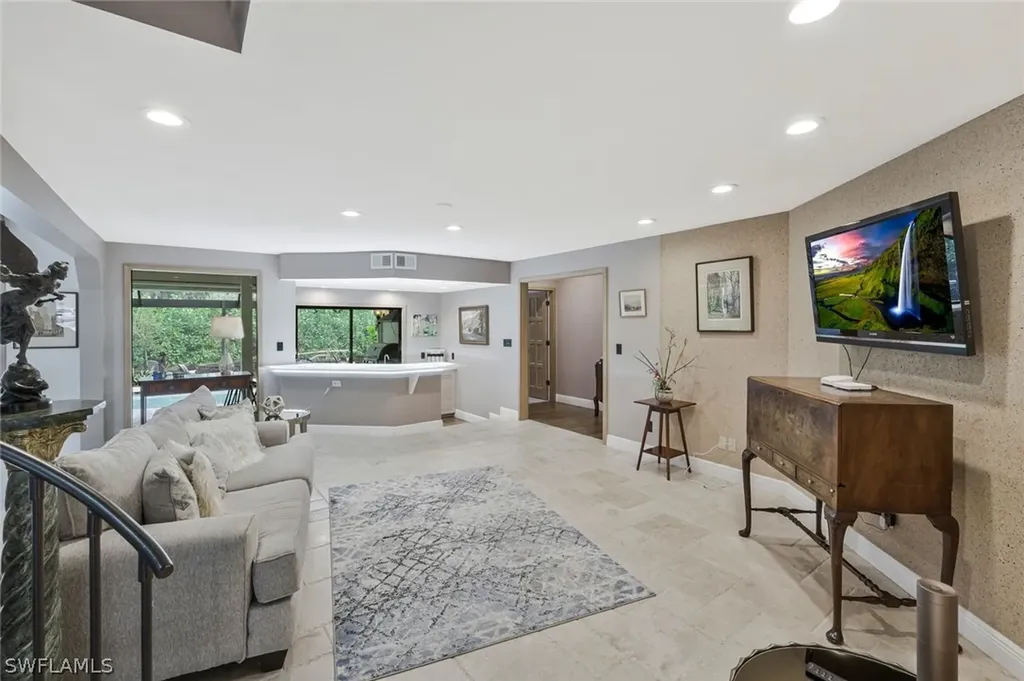 730 Bay Tree Court Naples FL 34108