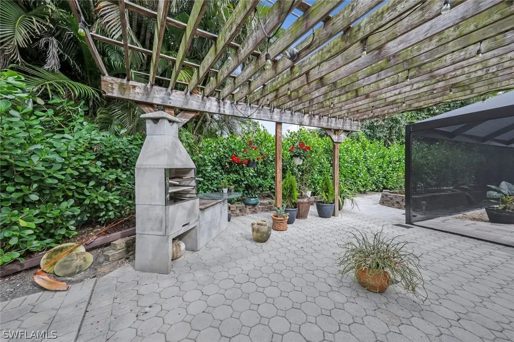 730 Bay Tree Court Naples FL 34108