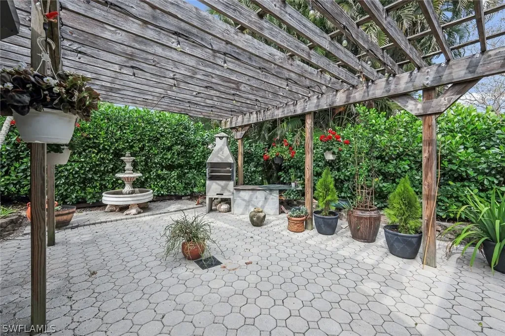 730 Bay Tree Court Naples FL 34108