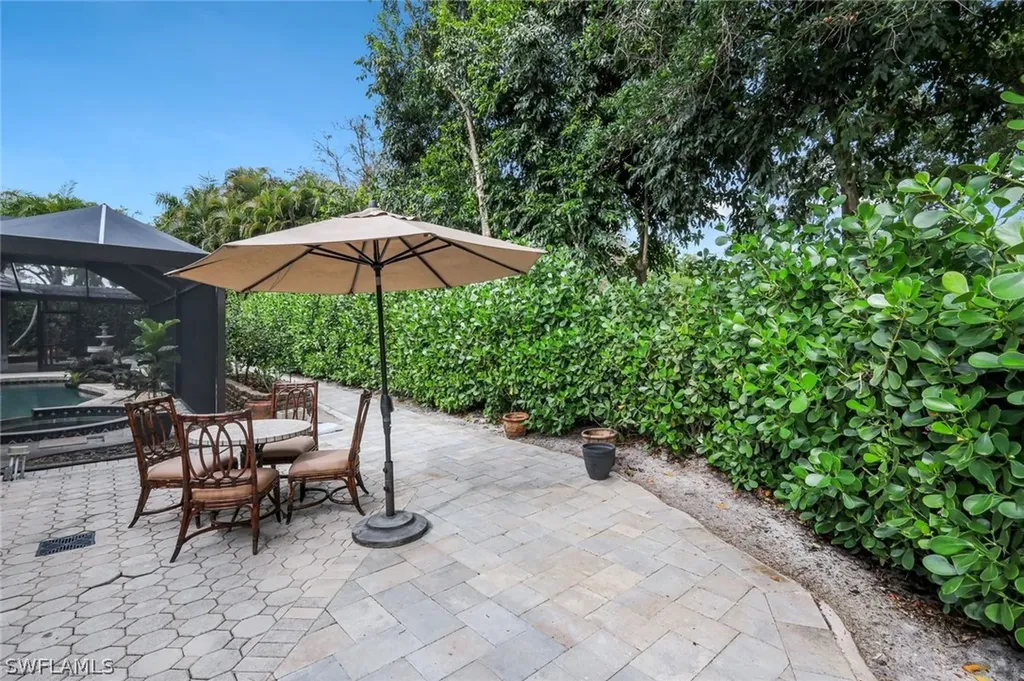 730 Bay Tree Court Naples FL 34108