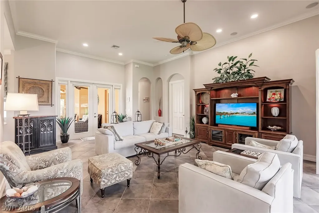 6105 Dogleg Drive Naples FL 34113