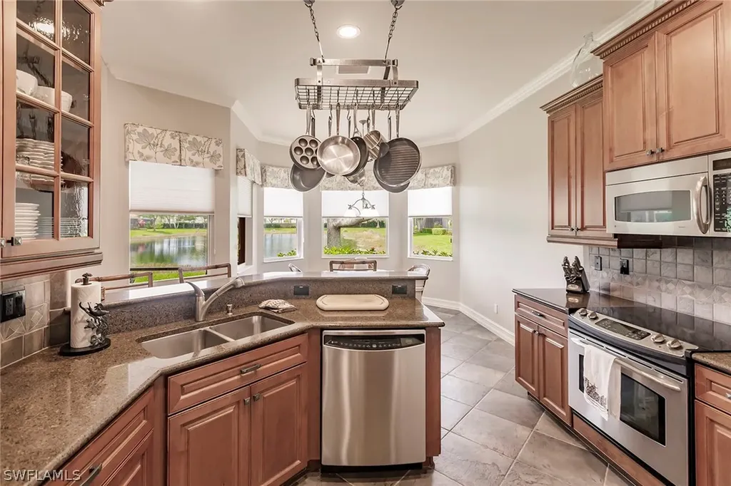 6105 Dogleg Drive Naples FL 34113