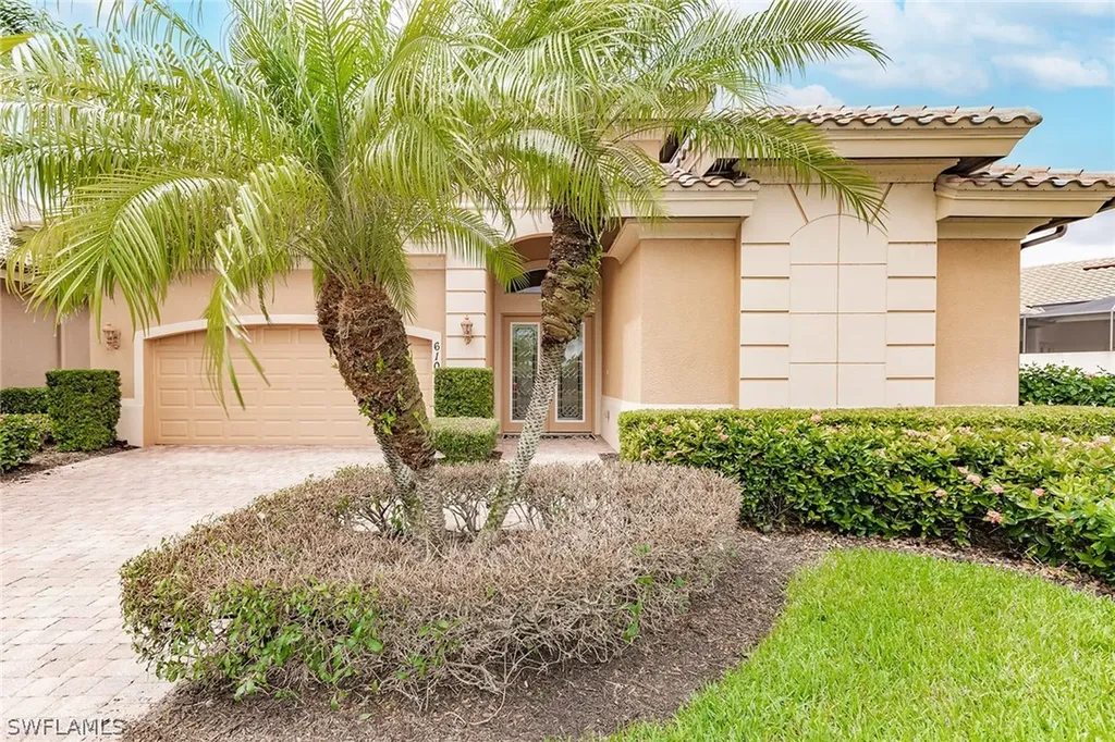 6105 Dogleg Drive Naples FL 34113