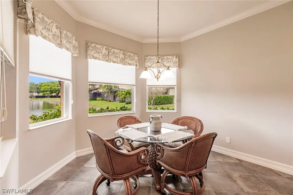 6105 Dogleg Drive Naples FL 34113