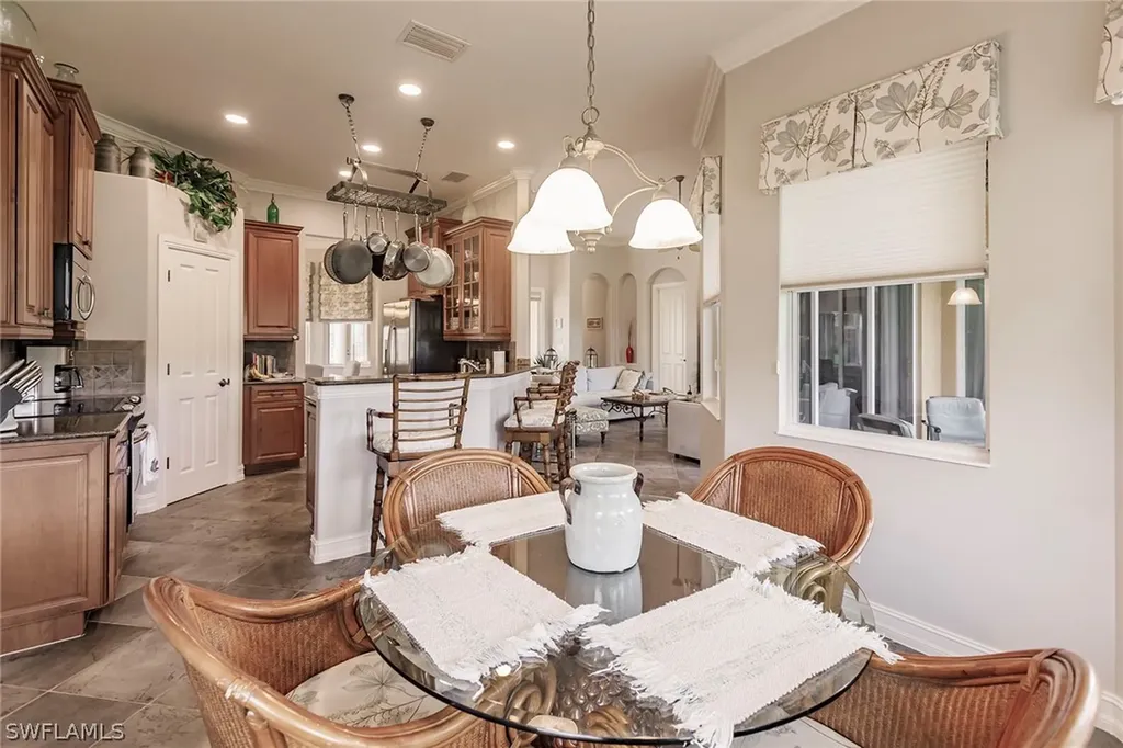 6105 Dogleg Drive Naples FL 34113