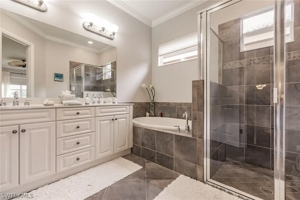 6105 Dogleg Drive Naples FL 34113
