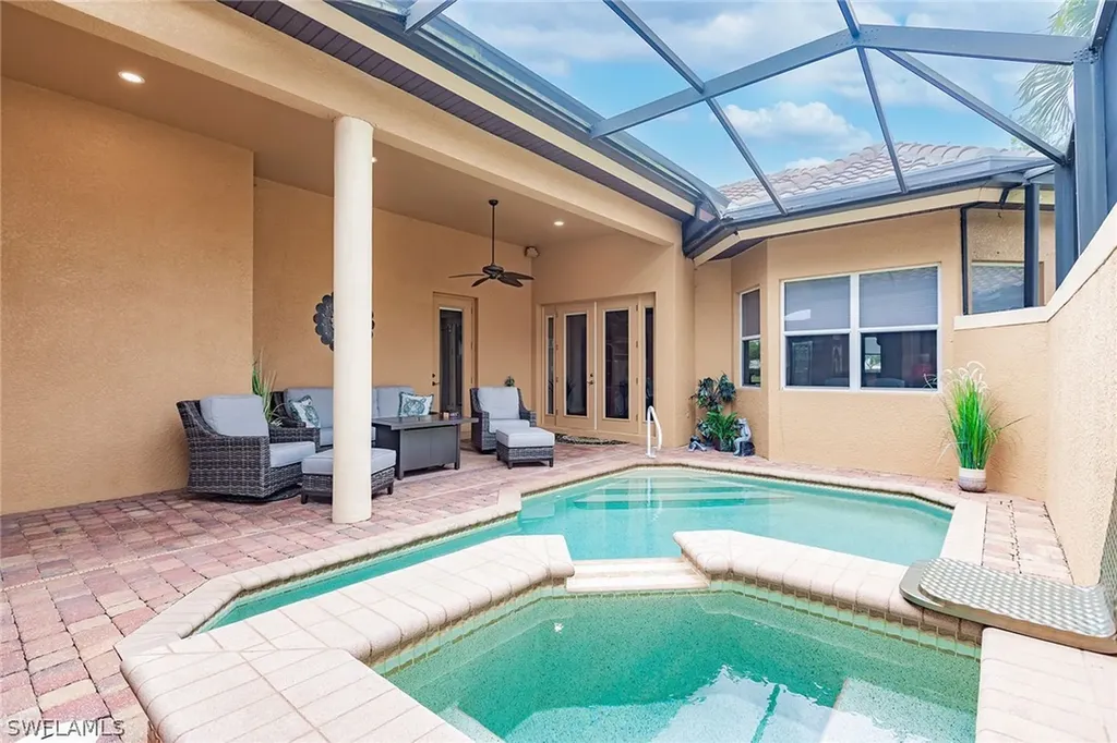 6105 Dogleg Drive Naples FL 34113