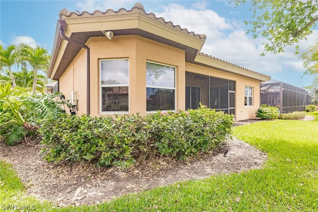 6105 Dogleg Drive Naples FL 34113