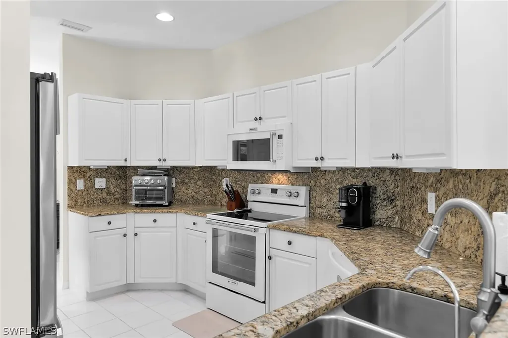 128 Livermore Lane Naples FL 34119