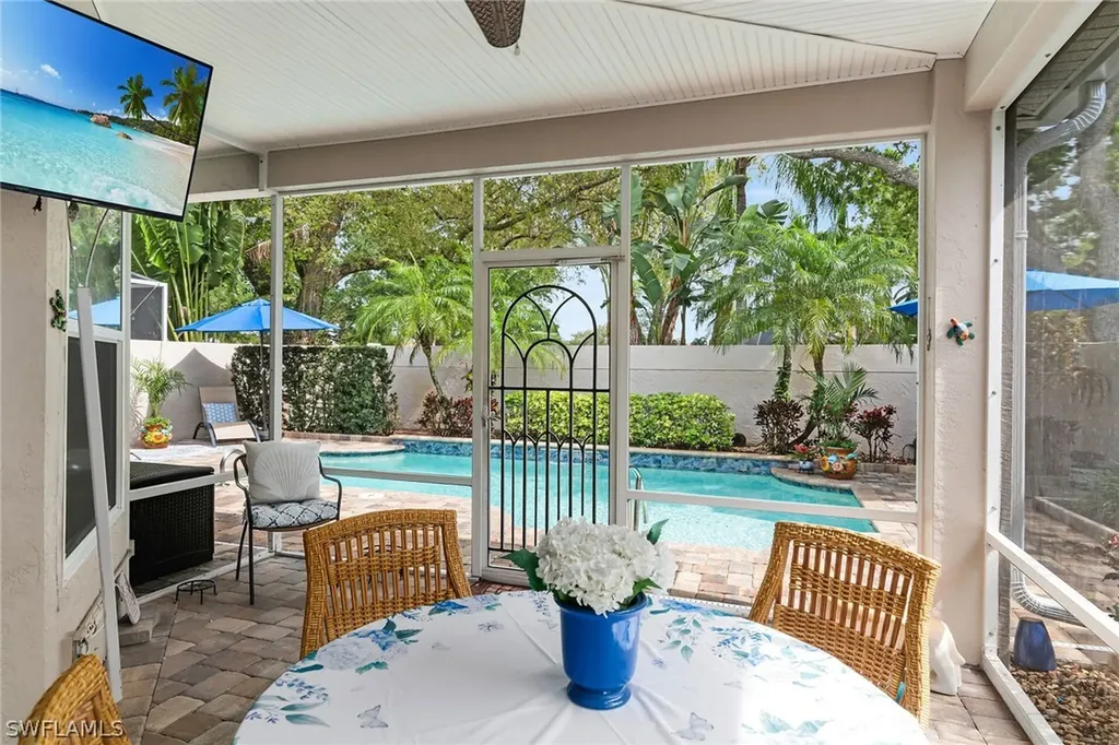 128 Livermore Lane Naples FL 34119