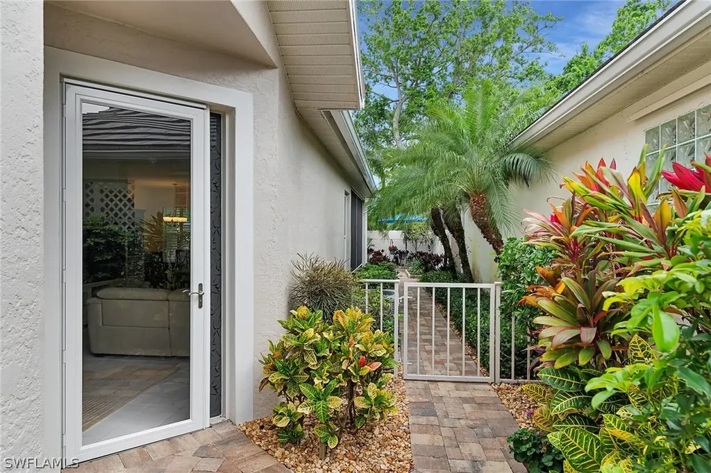128 Livermore Lane Naples FL 34119