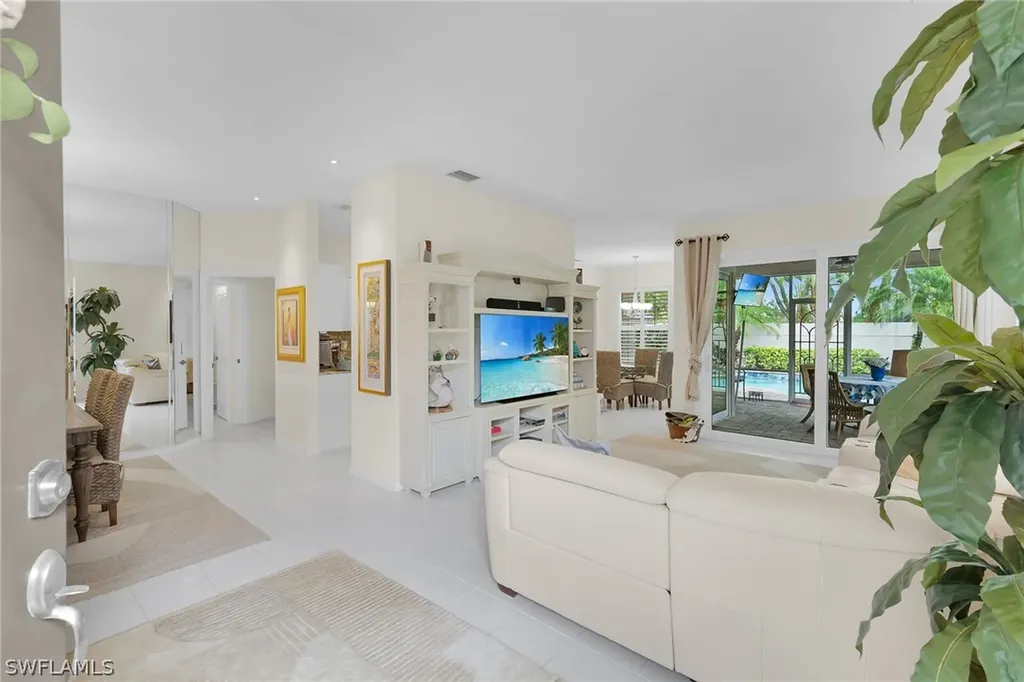 128 Livermore Lane Naples FL 34119