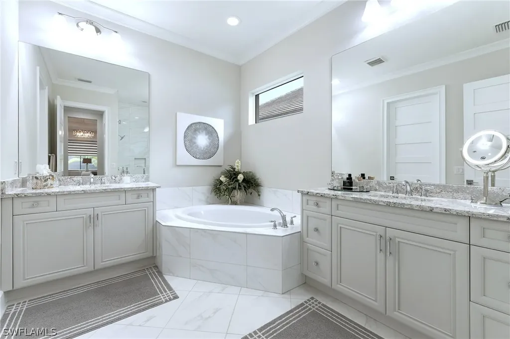 8914 Gustavia Court Naples FL 34112