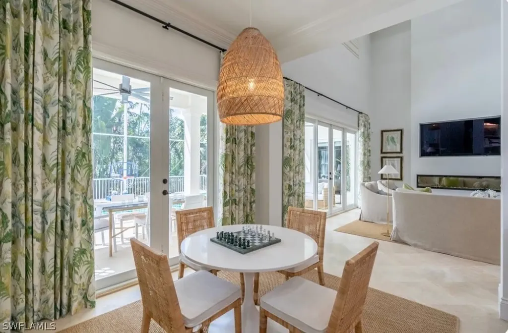 428 Rudder Road Naples FL 34102