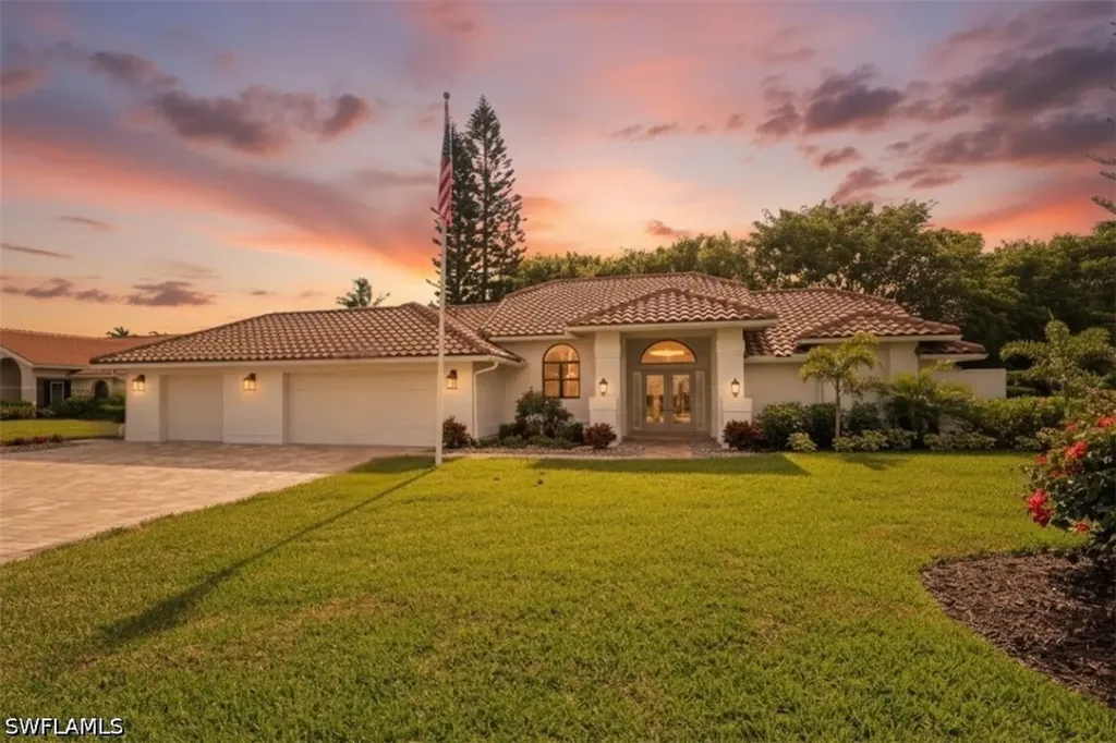 1325 Kings Way Naples FL 34104