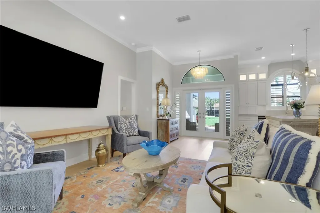 1325 Kings Way Naples FL 34104