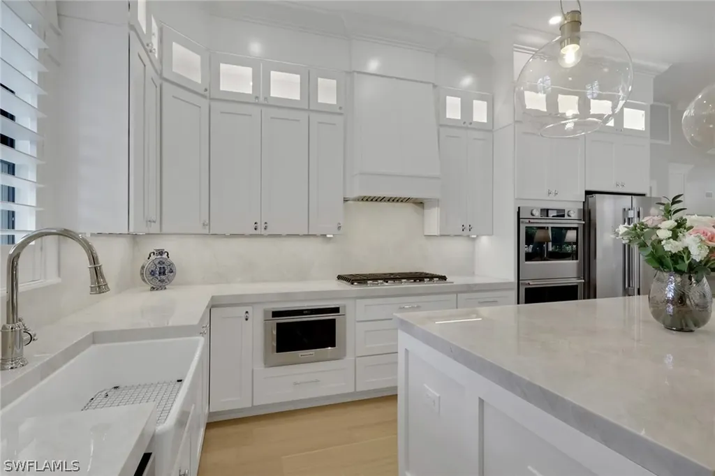 1325 Kings Way Naples FL 34104