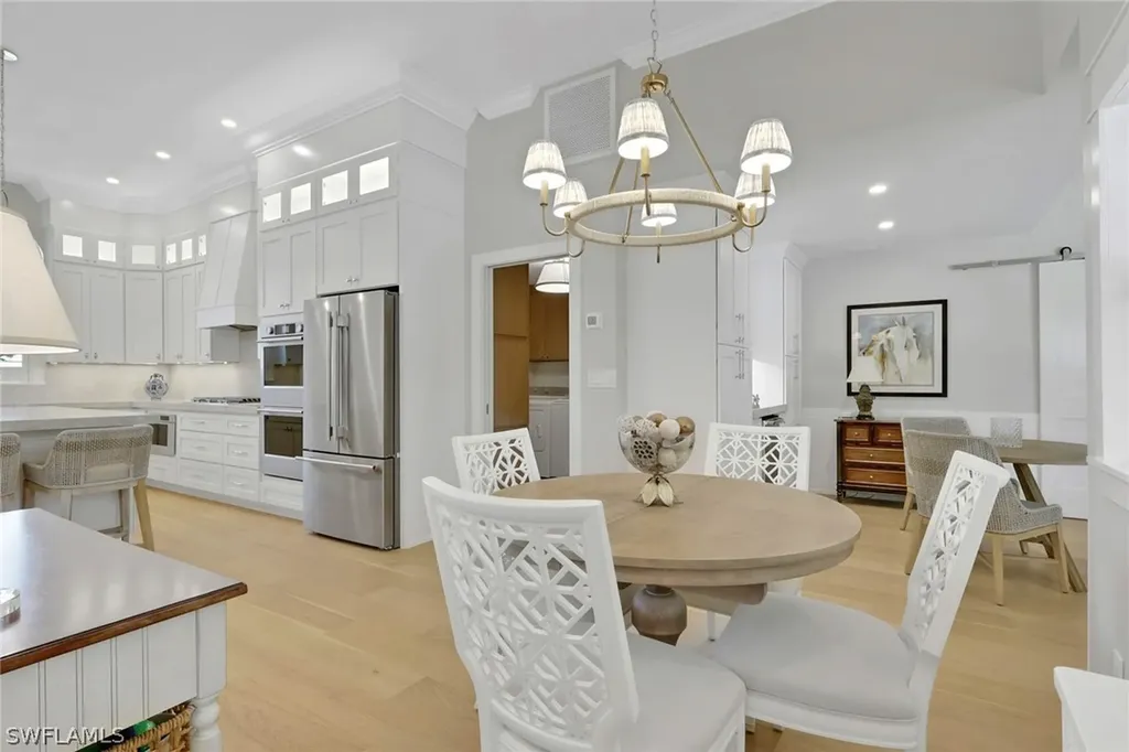 1325 Kings Way Naples FL 34104