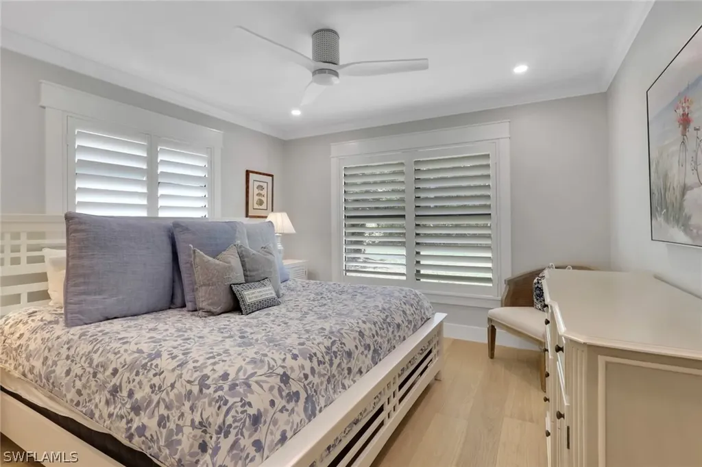 1325 Kings Way Naples FL 34104