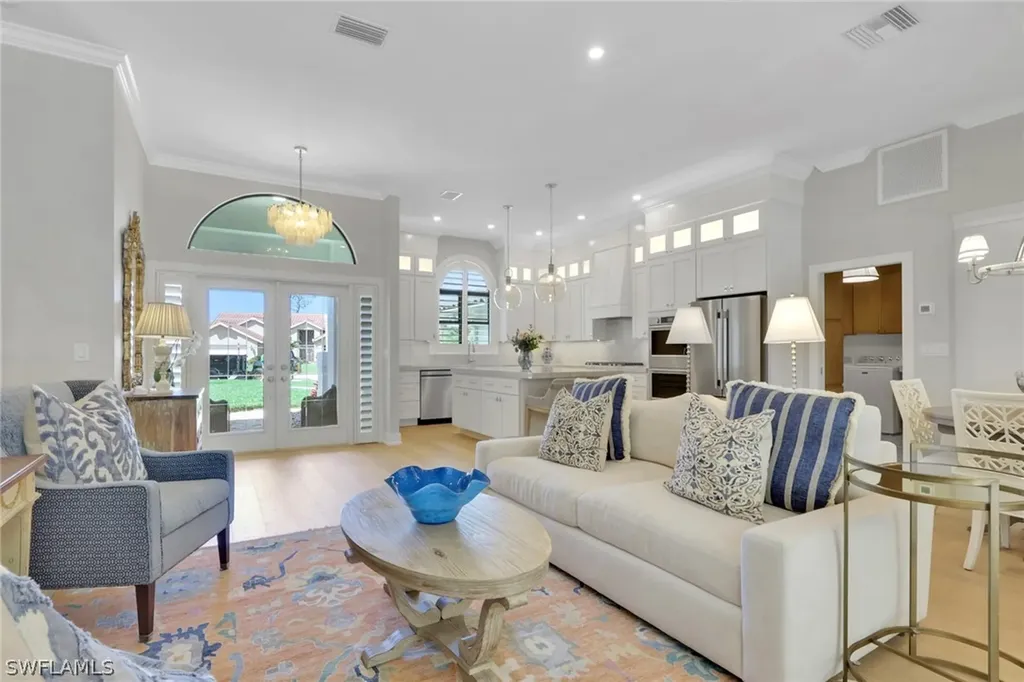 1325 Kings Way Naples FL 34104