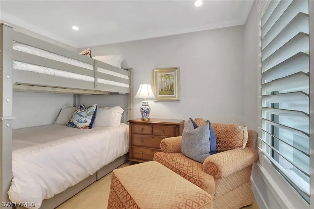 1325 Kings Way Naples FL 34104